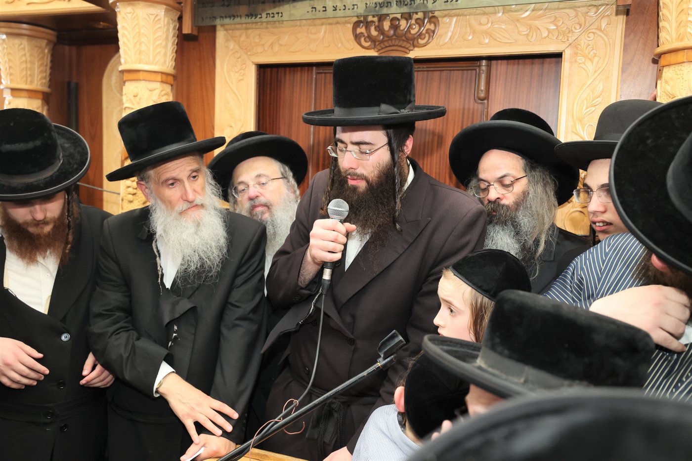 מסע הלויית האדמו"ר מקרעטשניף סיגעט זצ"ל