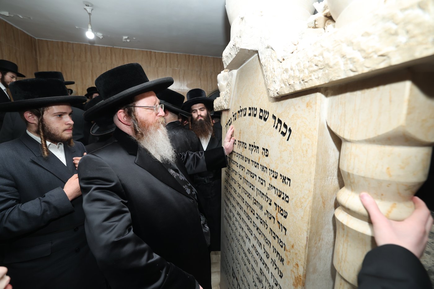 מסע הלויית האדמו"ר מקרעטשניף סיגעט זצ"ל