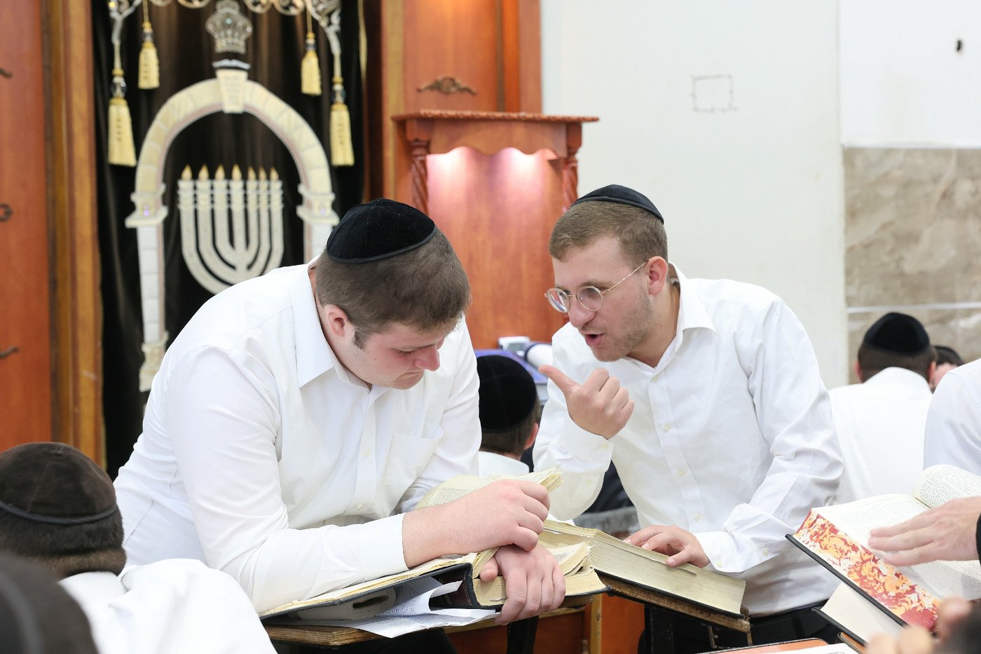 הגאון רבי משה שטרנבוך בפתיחת הזמן