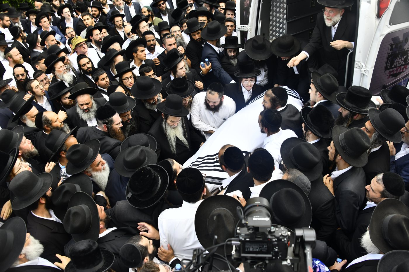 מסע הלוויית המקובל הגה"צ רבי דוד חיים שטרן זצ"ל