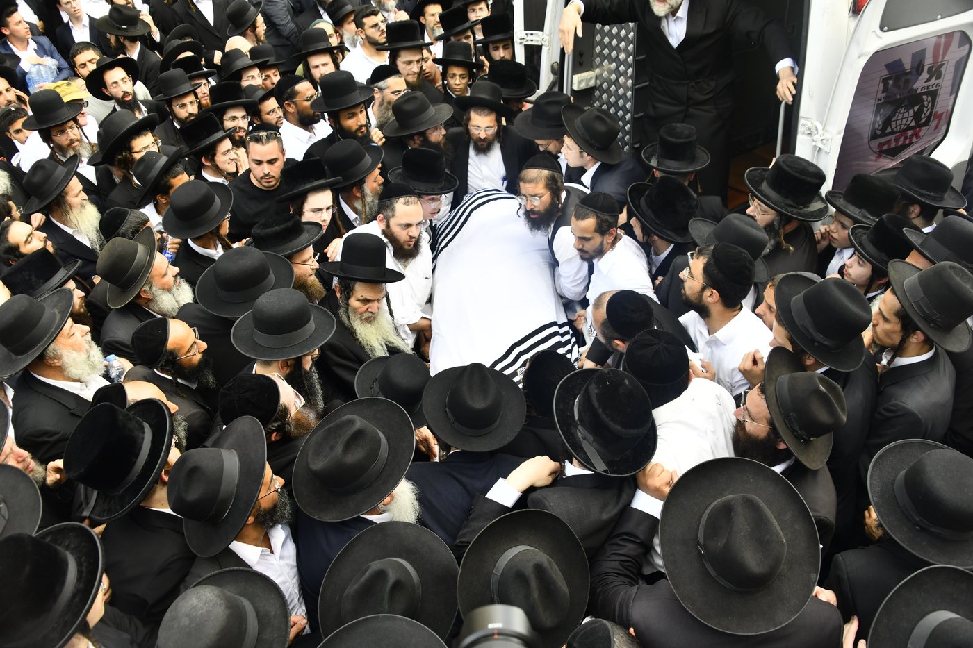 מסע הלוויית המקובל הגה"צ רבי דוד חיים שטרן זצ"ל