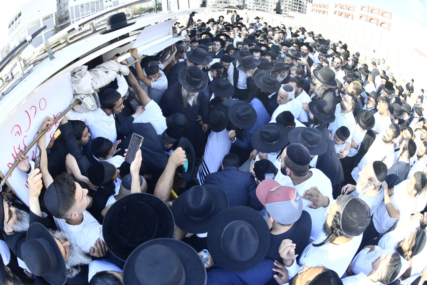 מסע הלוויית המקובל הגה"צ רבי דוד חיים שטרן זצ"ל