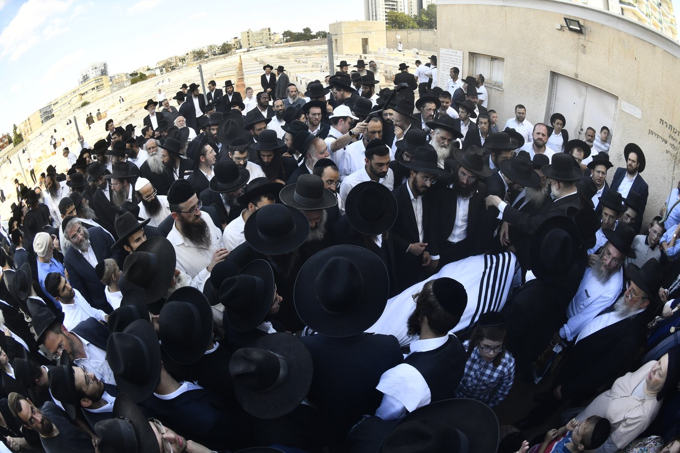מסע הלוויית המקובל הגה"צ רבי דוד חיים שטרן זצ"ל