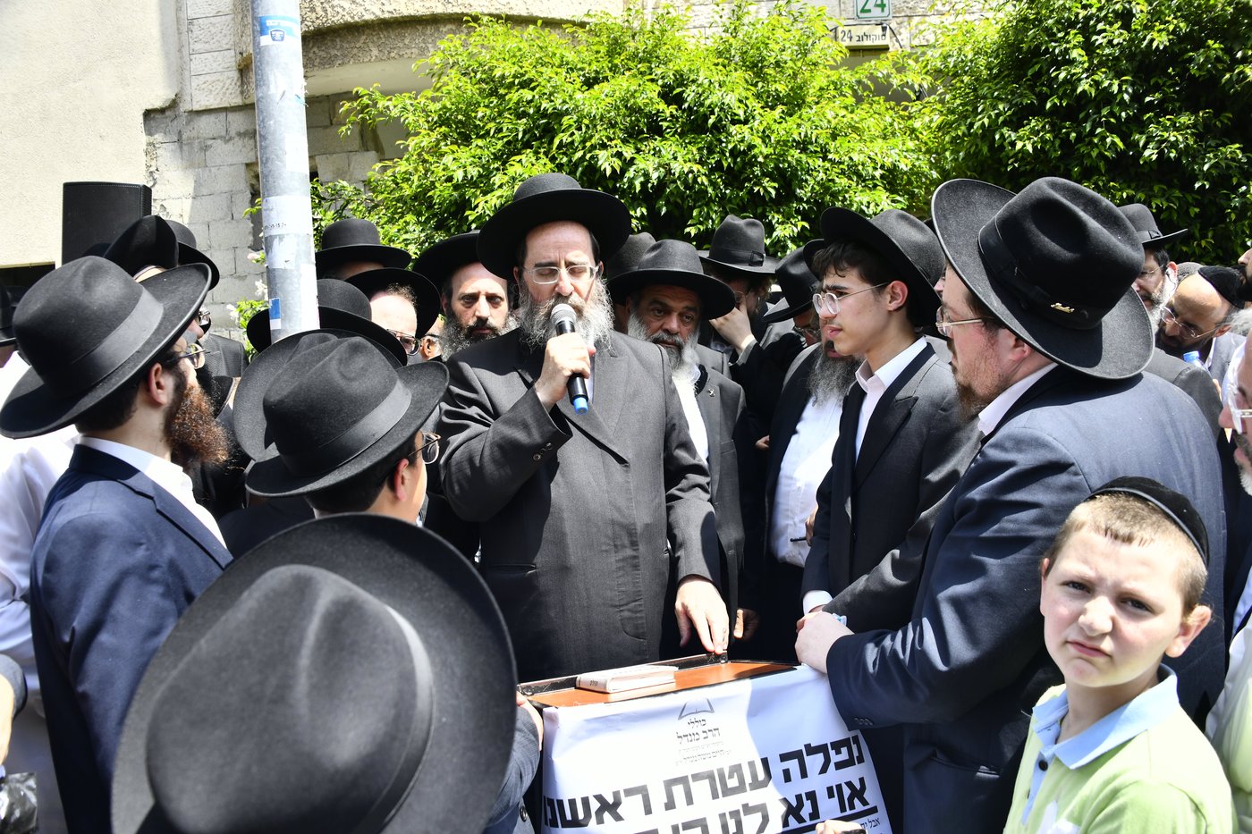 מסע הלוויית המקובל הגה"צ רבי דוד חיים שטרן זצ"ל