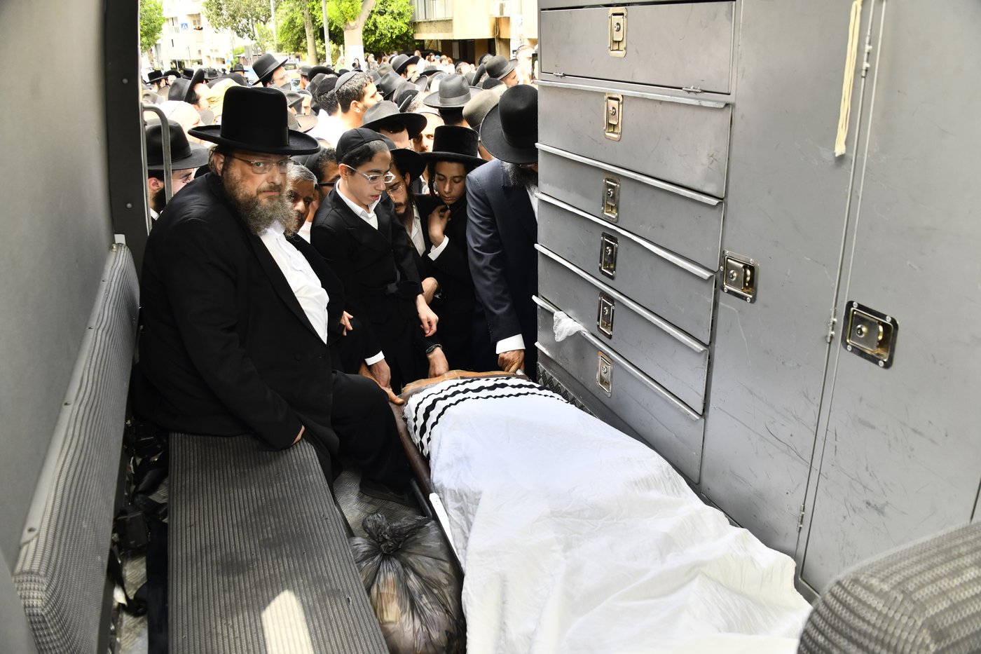 מסע הלוויית המקובל הגה"צ רבי דוד חיים שטרן זצ"ל