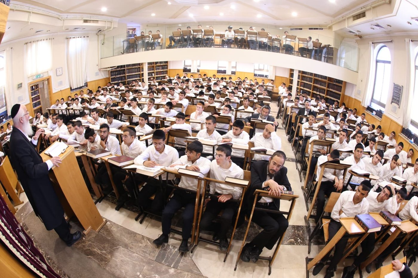 פתיחת הזמן בישיבת ברית יעקב