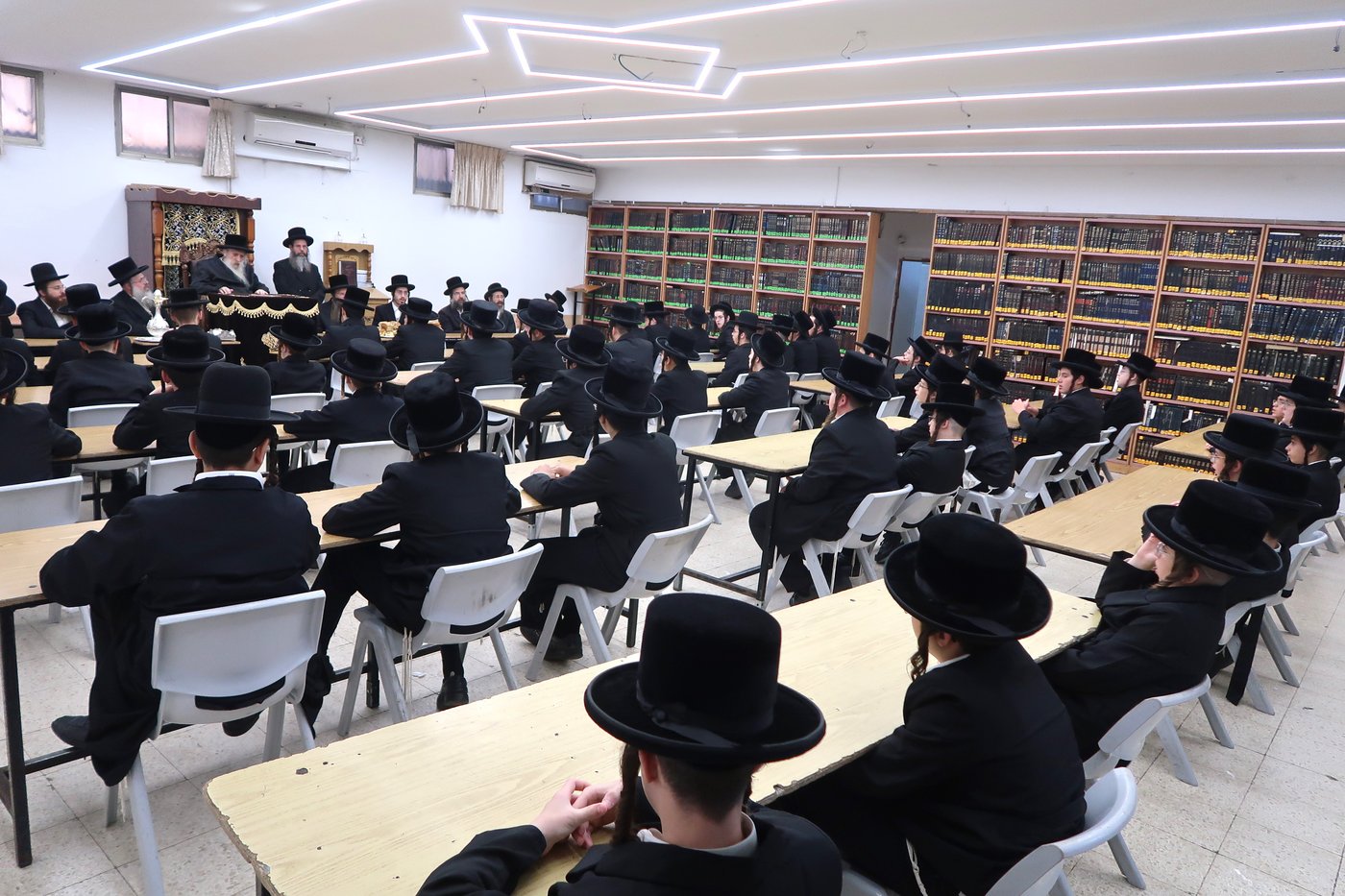 פתיחת הזמן בישיבת ובכולל טשארנאביל באשדוד