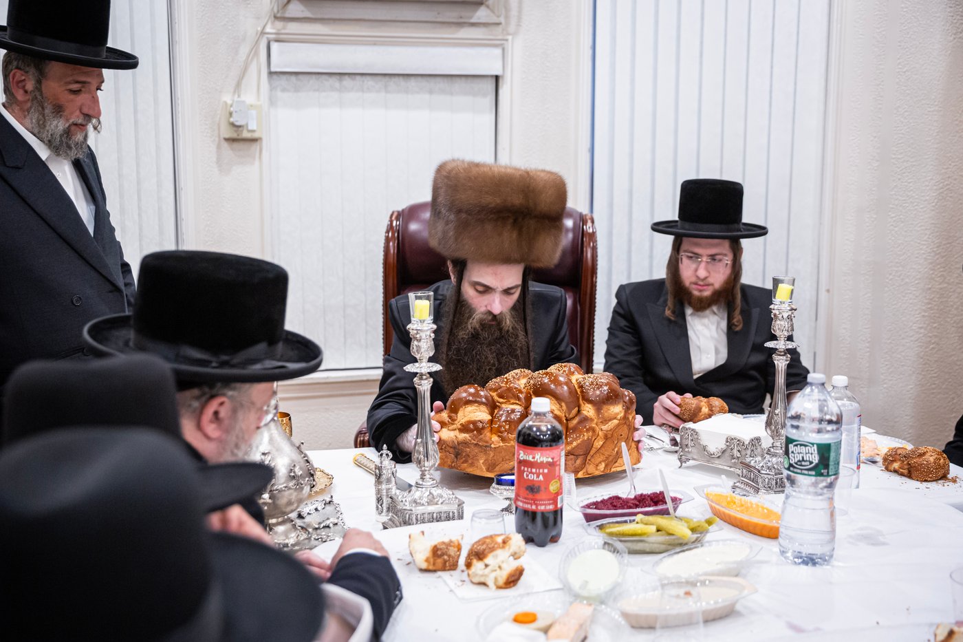 האדמו"ר מקאסוב בסעודת ראש חודש אלול 