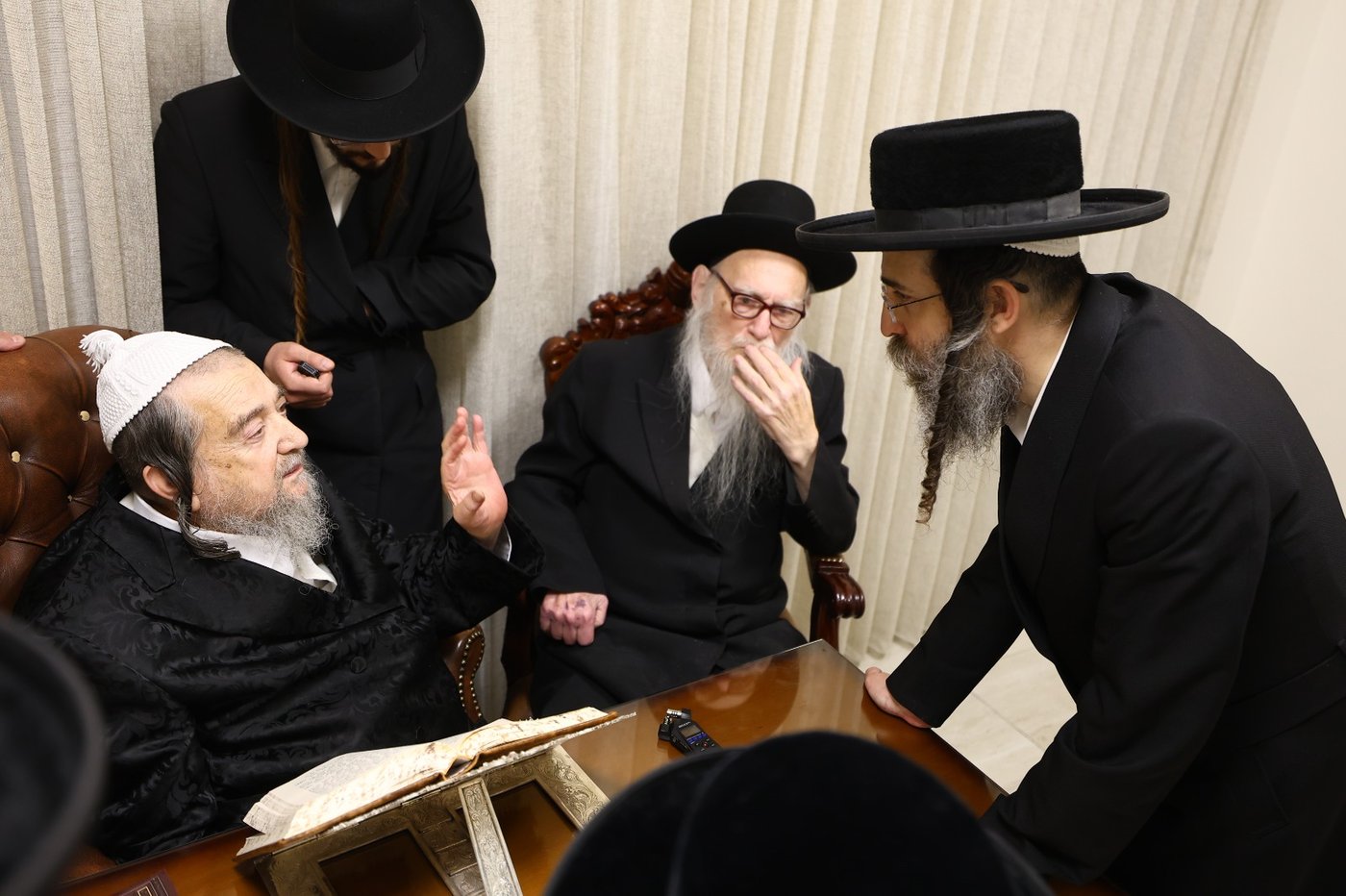 כינוס חירום של כלל רבני ברסלב לקראת ר"ה באומן