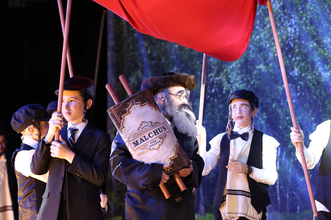 הצגת הענק באידיש - 'דער אידישע שפיל: זיידי