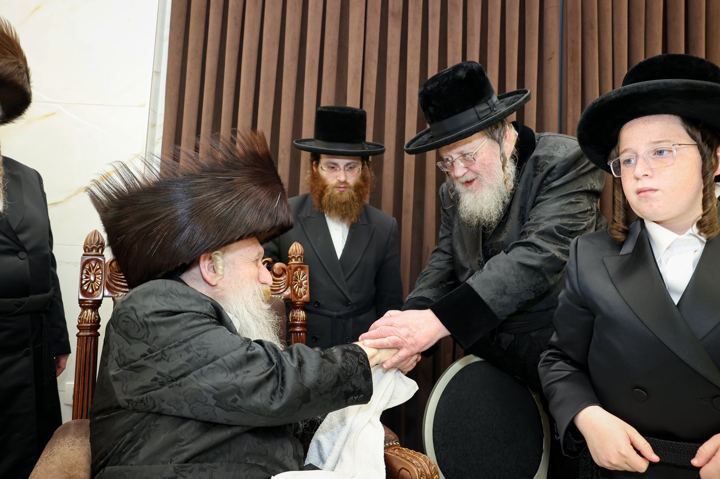 שמחת בר המצווה לנכד האדמו"ר מטשארנאביל