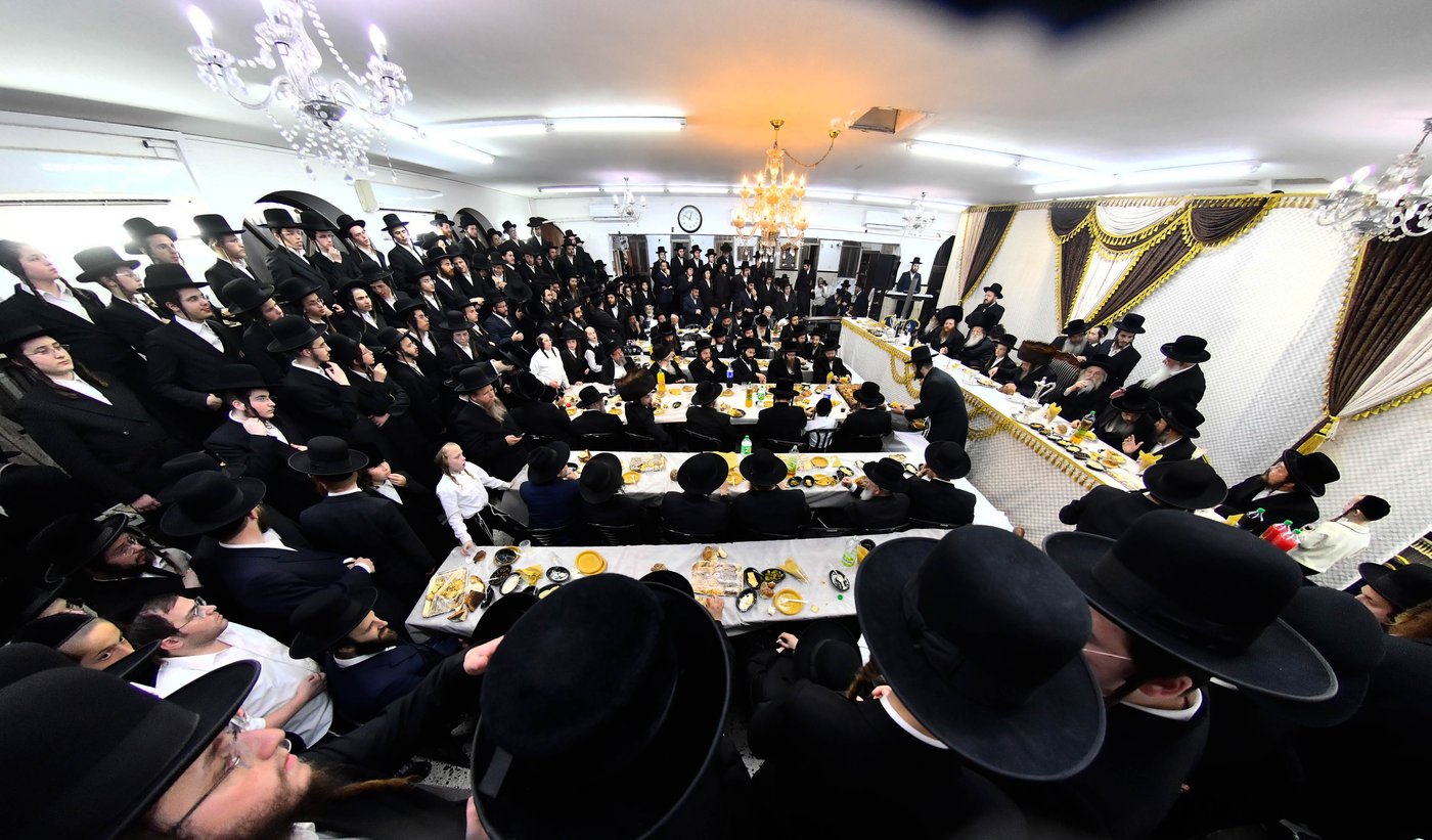 שמחת בר המצווה לנכד האדמו"רים ממודז'יץ וזוועהיל 