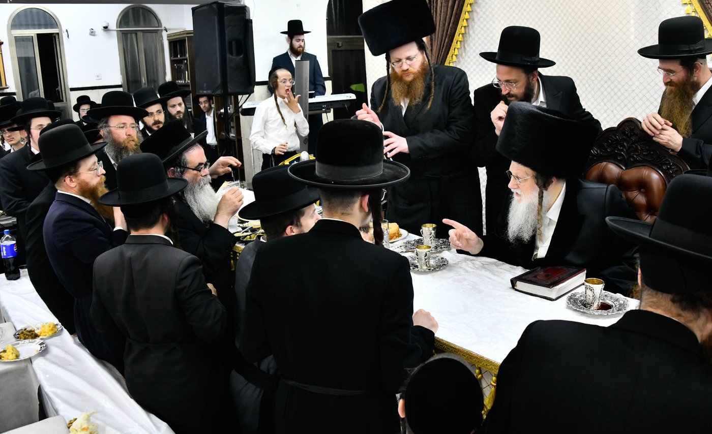 שמחת בר המצווה לנכד האדמו"רים ממודז'יץ וזוועהיל 