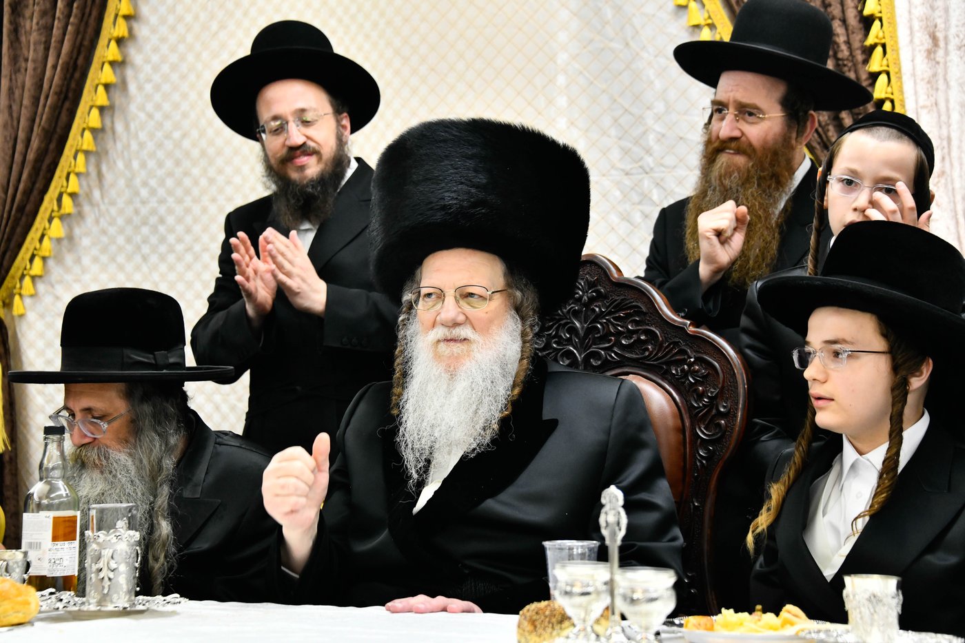 שמחת בר המצווה לנכד האדמו"רים ממודז'יץ וזוועהיל 