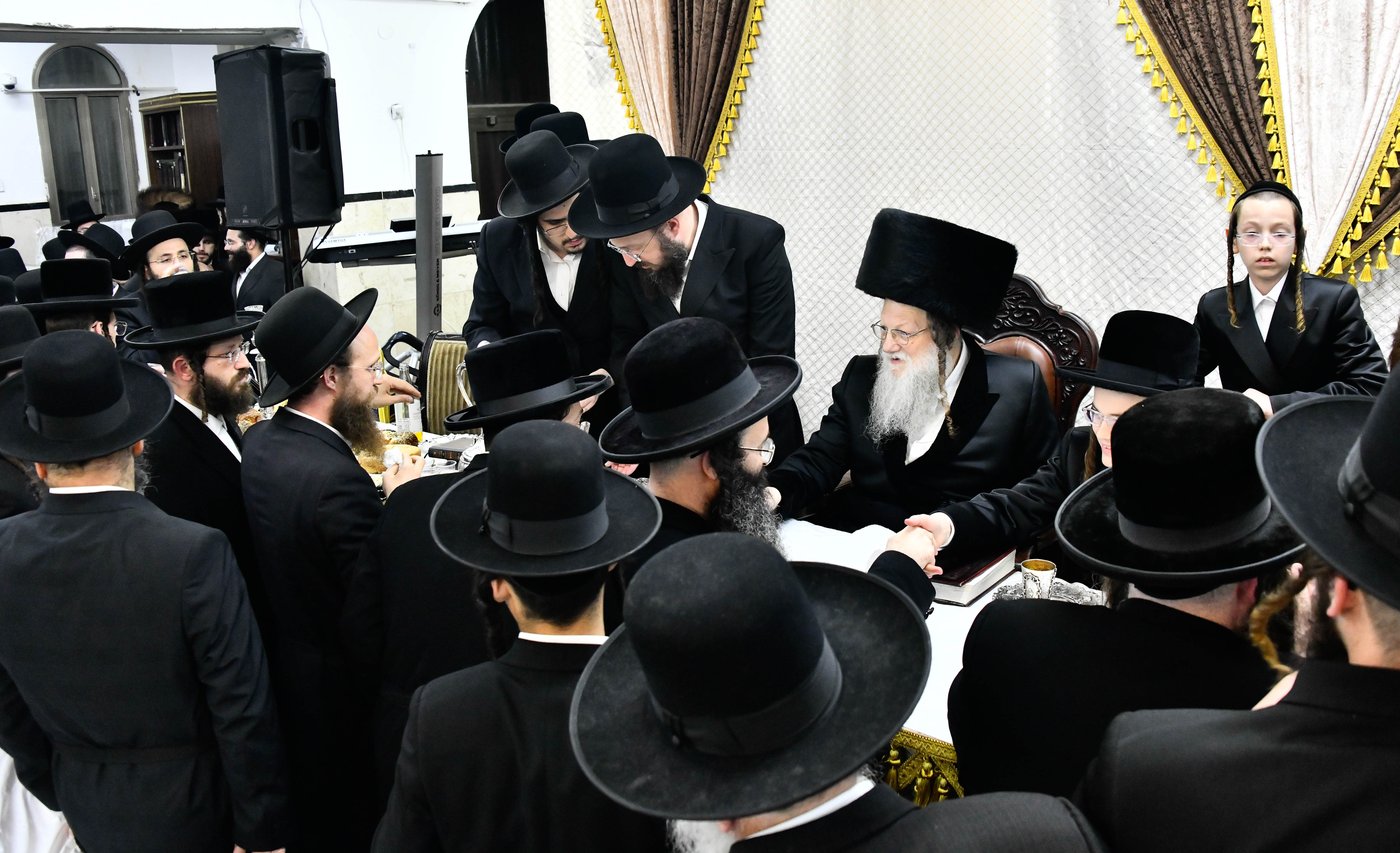 שמחת בר המצווה לנכד האדמו"רים ממודז'יץ וזוועהיל 