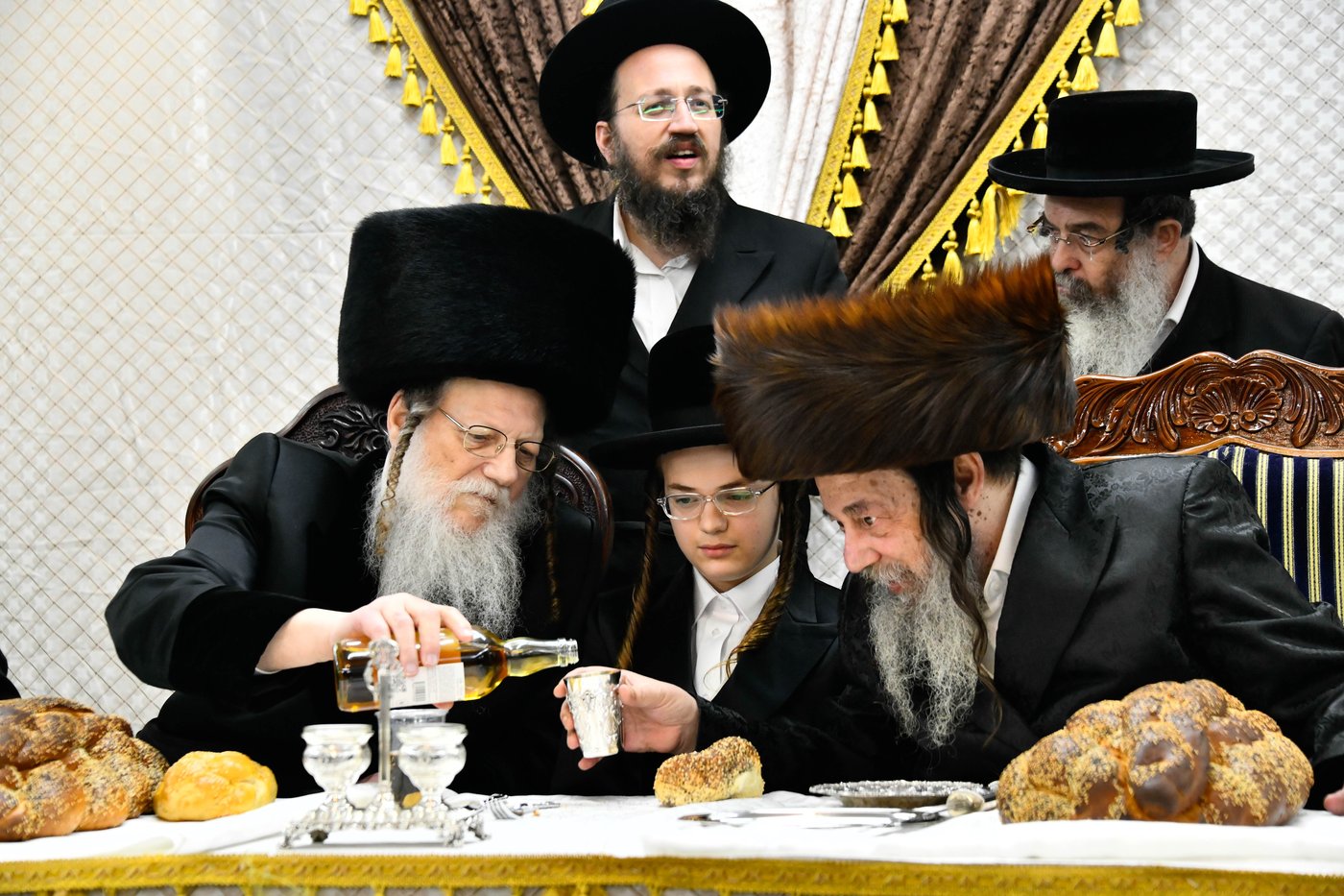 שמחת בר המצווה לנכד האדמו"רים ממודז'יץ וזוועהיל 