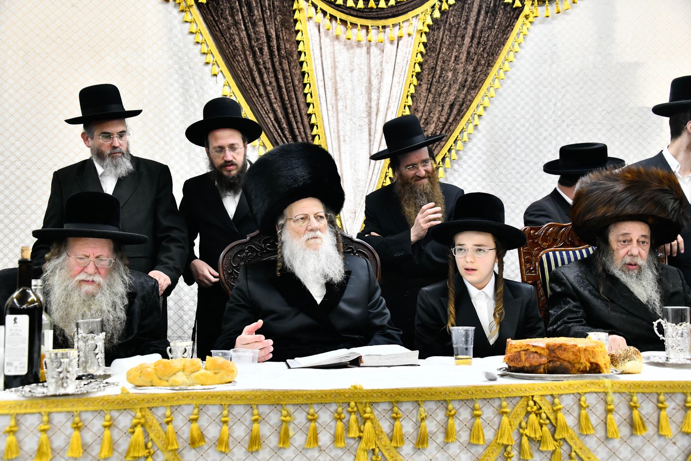 שמחת בר המצווה לנכד האדמו"רים ממודז'יץ וזוועהיל 