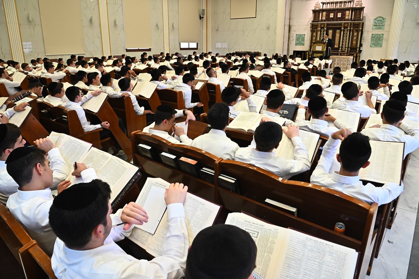 פתיחת זמן בישיבת 'עטרת ישראל'