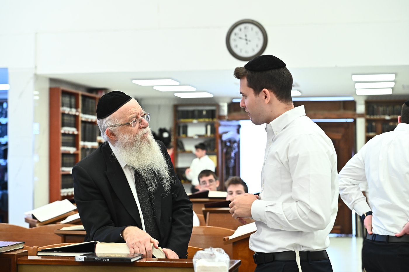 פתיחת זמן בישיבת 'עטרת ישראל'