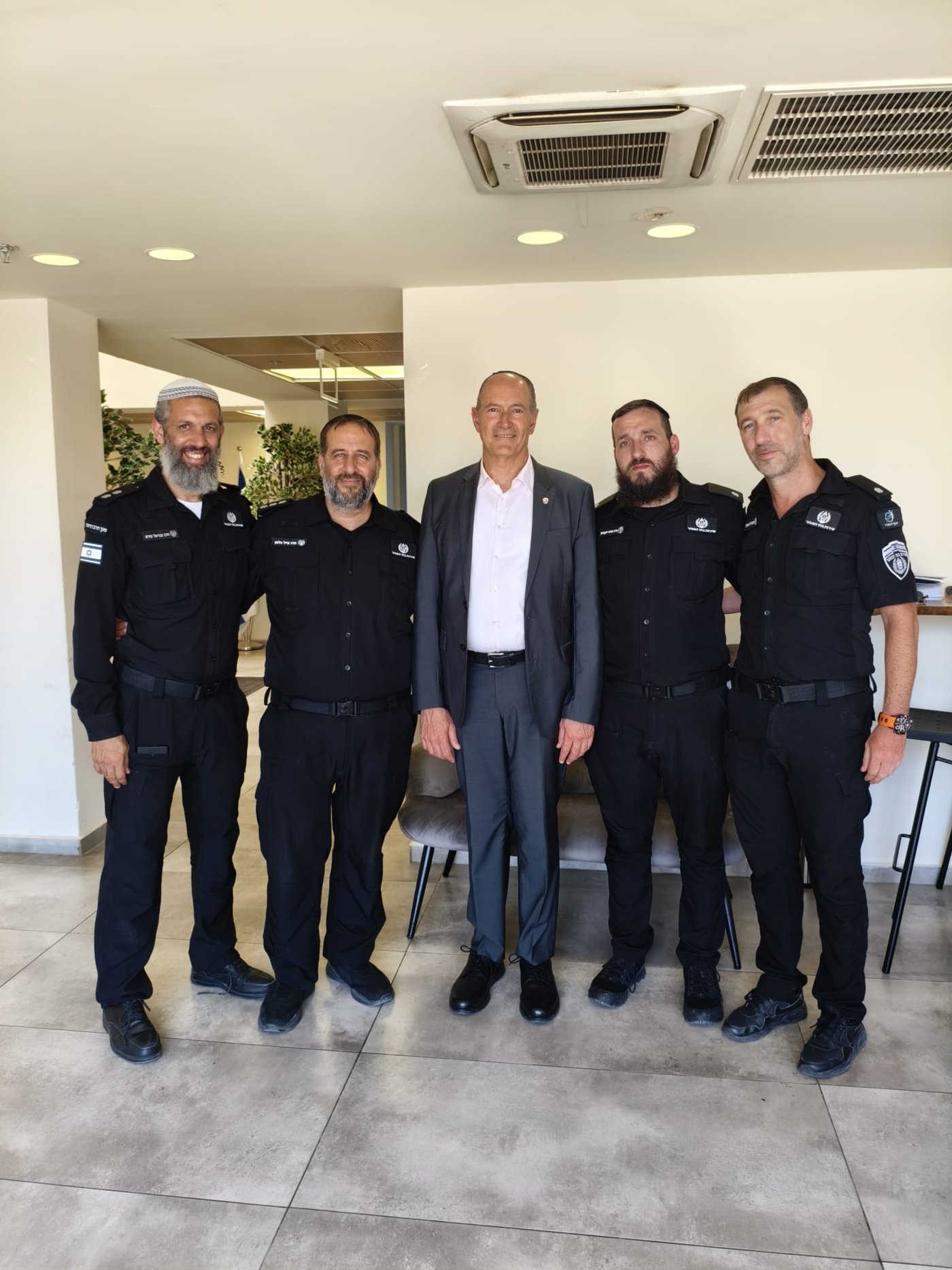 שגריר פנמה בישראל בביקור במטה רבנות שב״ס