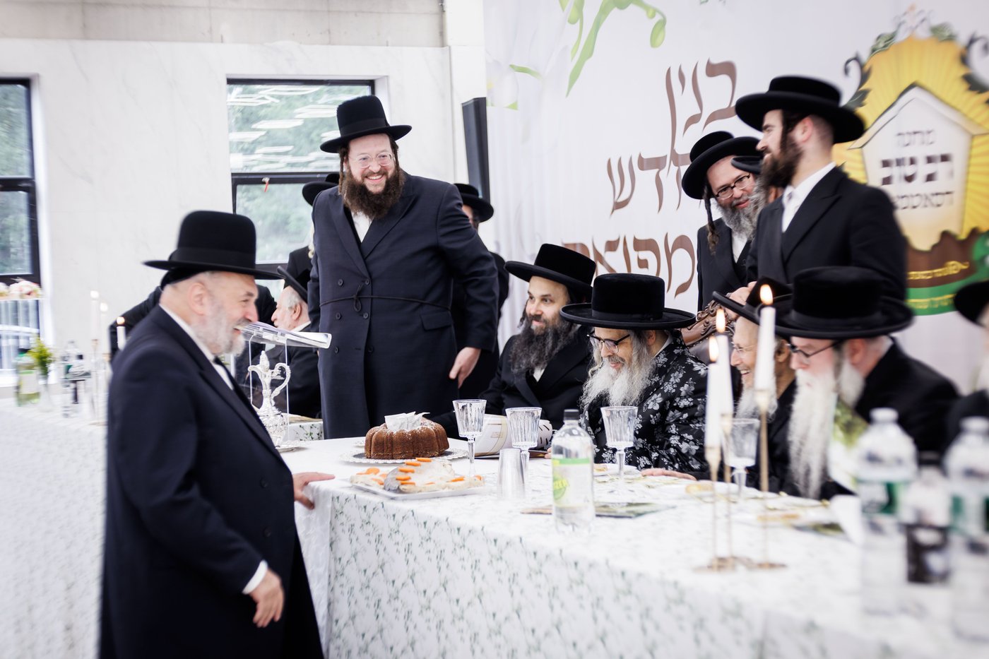 האדמו"ר מסאטמר בביקור במחנה 'רב טוב' בהרי הקאנטרי