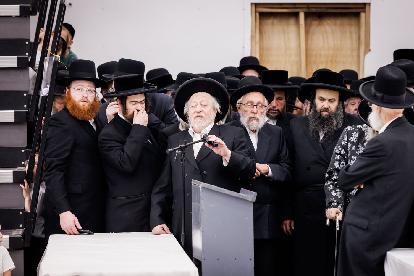 האדמו"ר מסאטמר בביקור במחנה 'רב טוב' בהרי הקאנטרי