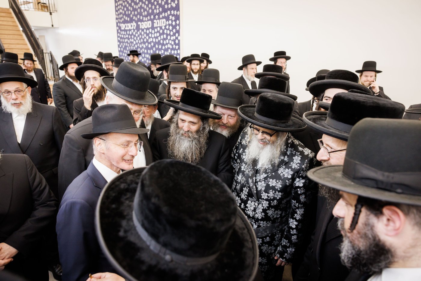 האדמו"ר מסאטמר בביקור במחנה 'רב טוב' בהרי הקאנטרי