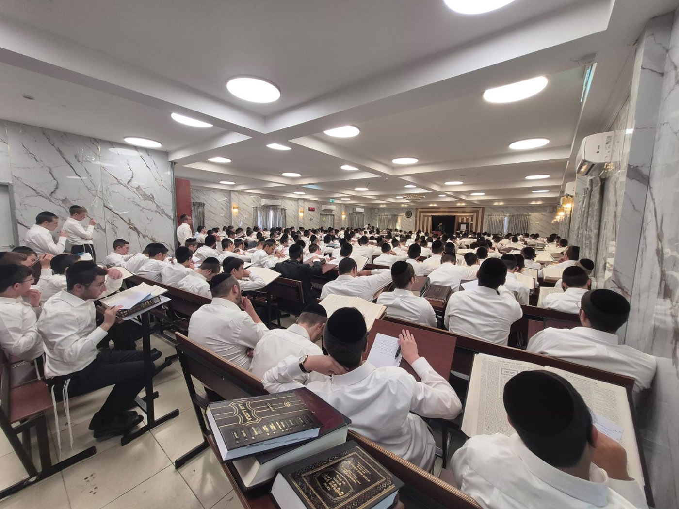 פתיחת הזמן בישיבת 'מגדל עוז'