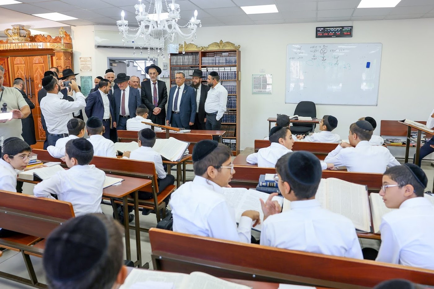 ראש העיר ליאון פתח את שנת הלימודים בת"ת 'לחם ביכורים' | תיעוד