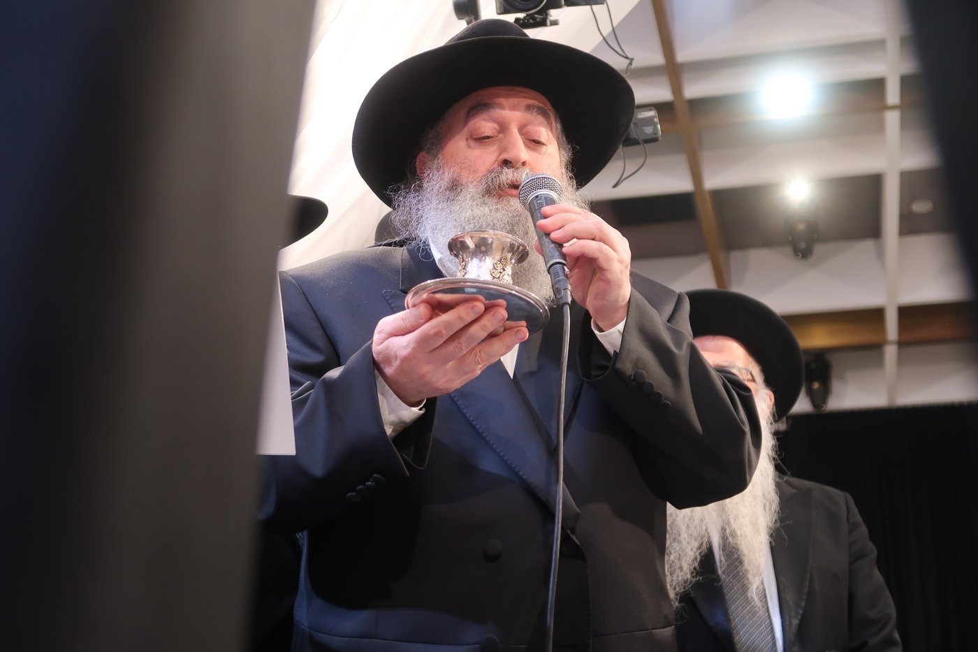 שמחת נישואי נכדתם של האדמו"ר רבי יקותיאל אבוחצירא והגה"צ יוסף טולידנו