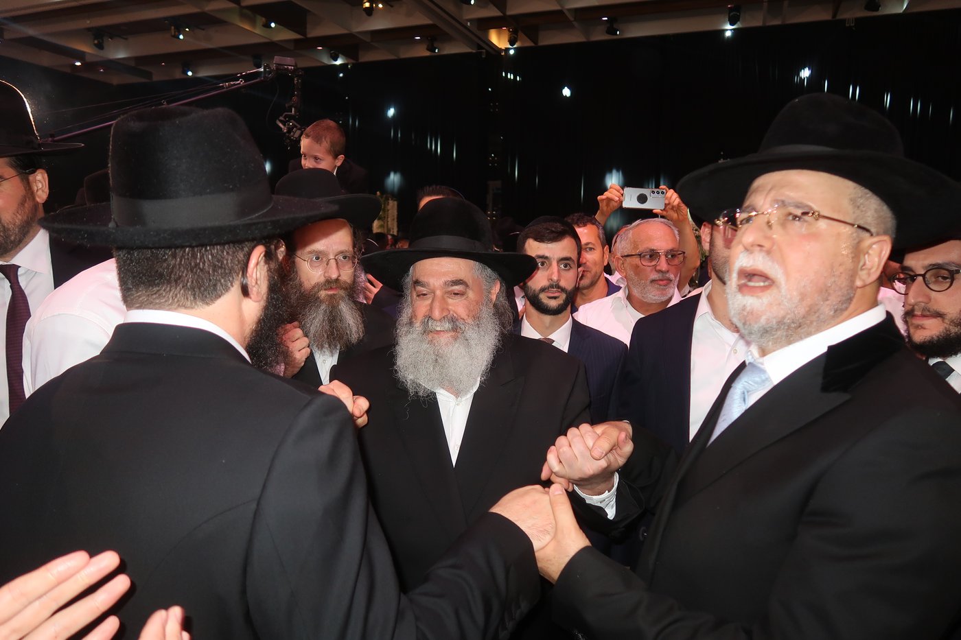 שמחת נישואי נכדתם של האדמו"ר רבי יקותיאל אבוחצירא והגה"צ יוסף טולידנו