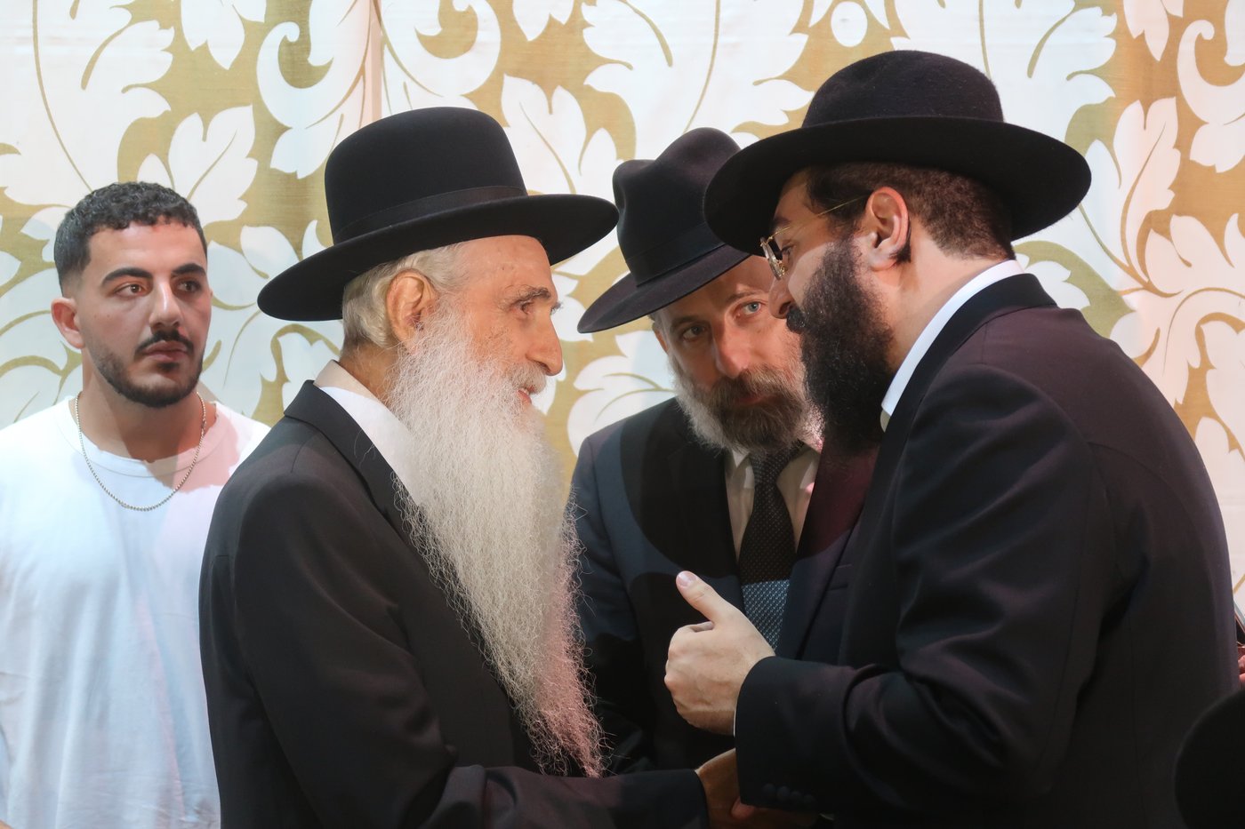 שמחת נישואי נכדתם של האדמו"ר רבי יקותיאל אבוחצירא והגה"צ יוסף טולידנו