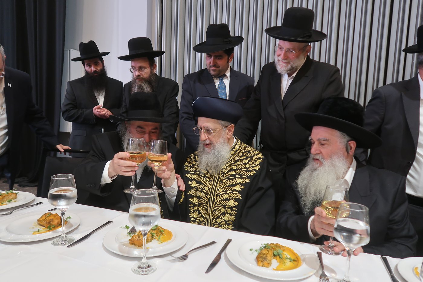 שמחת נישואי נכדתם של האדמו"ר רבי יקותיאל אבוחצירא והגה"צ יוסף טולידנו