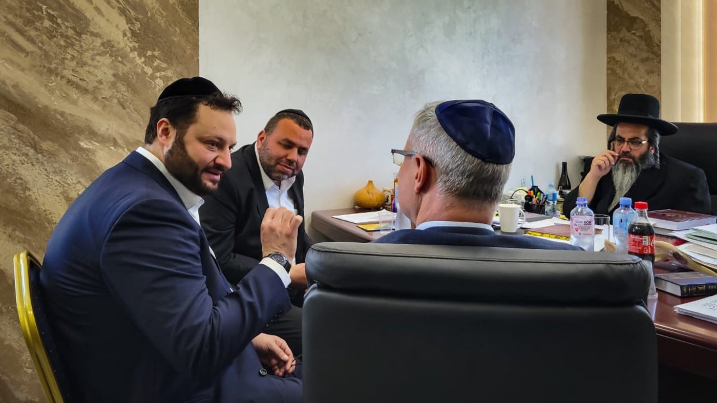 ביקור שגריר ישראל באוקראיינה מיכאל ברודצקי אצל רבה של העיר אומן