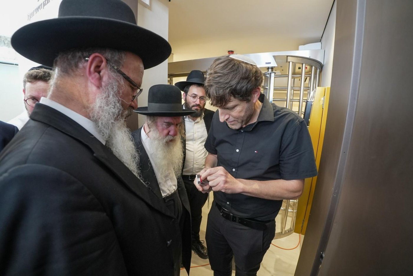חנוכת המקווה בפתח תקווה על שמו של מנהיג 'בני תורה' הגר"א דויטש זצ"ל