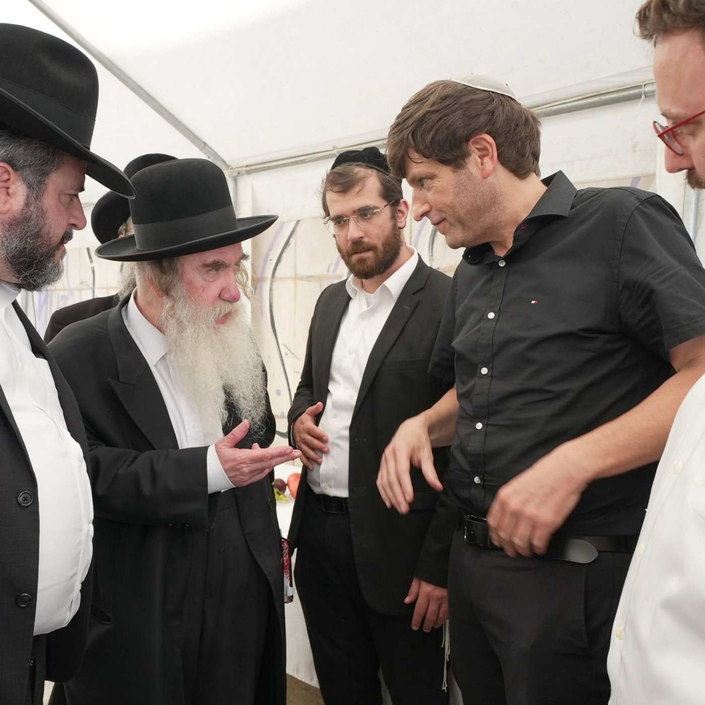 חנוכת המקווה בפתח תקווה על שמו של מנהיג 'בני תורה' הגר"א דויטש זצ"ל