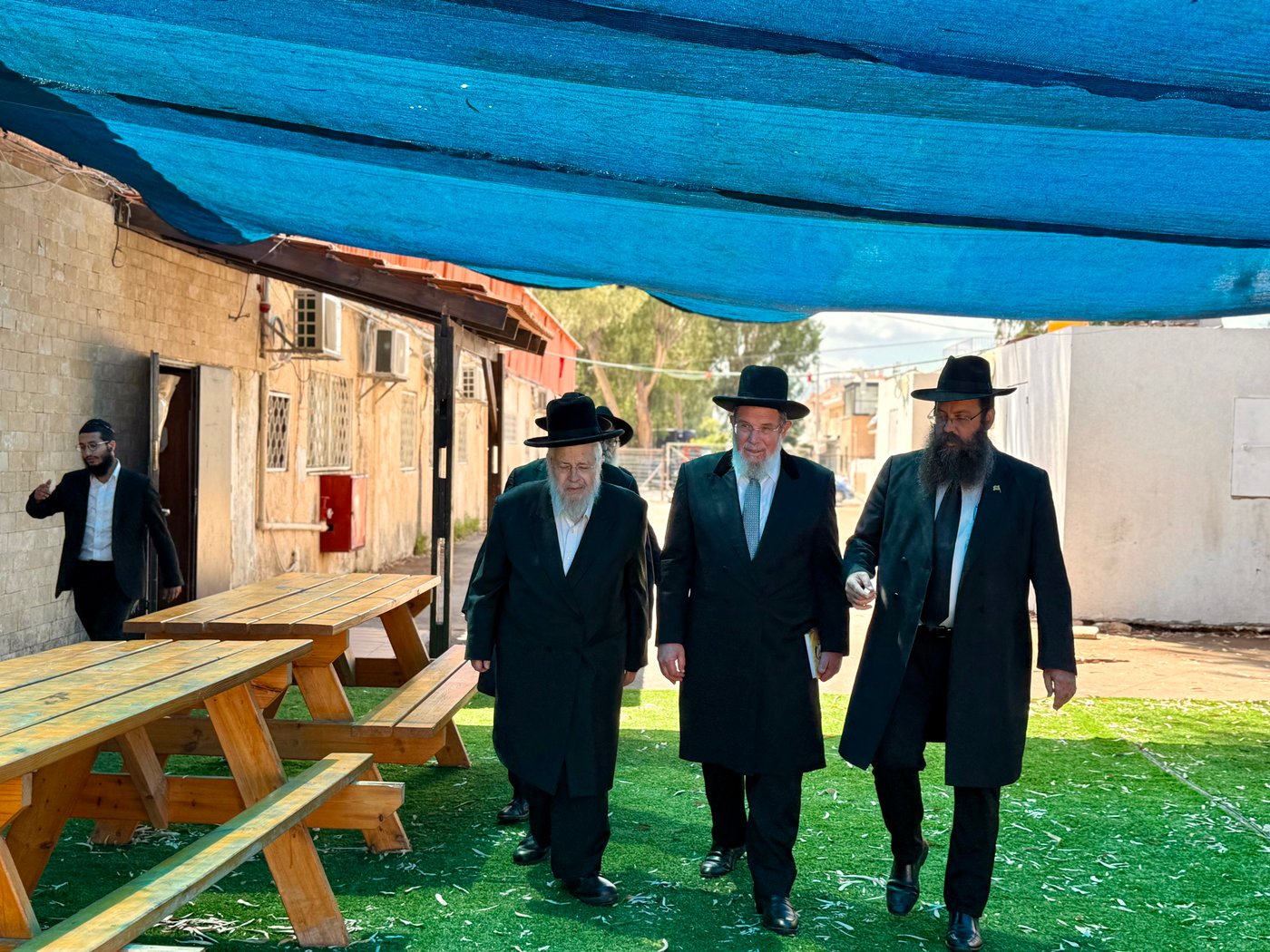 הגר"ק בר בביקור בישיבת 'תומכי תמימים ליובאוויטש' בקריות
