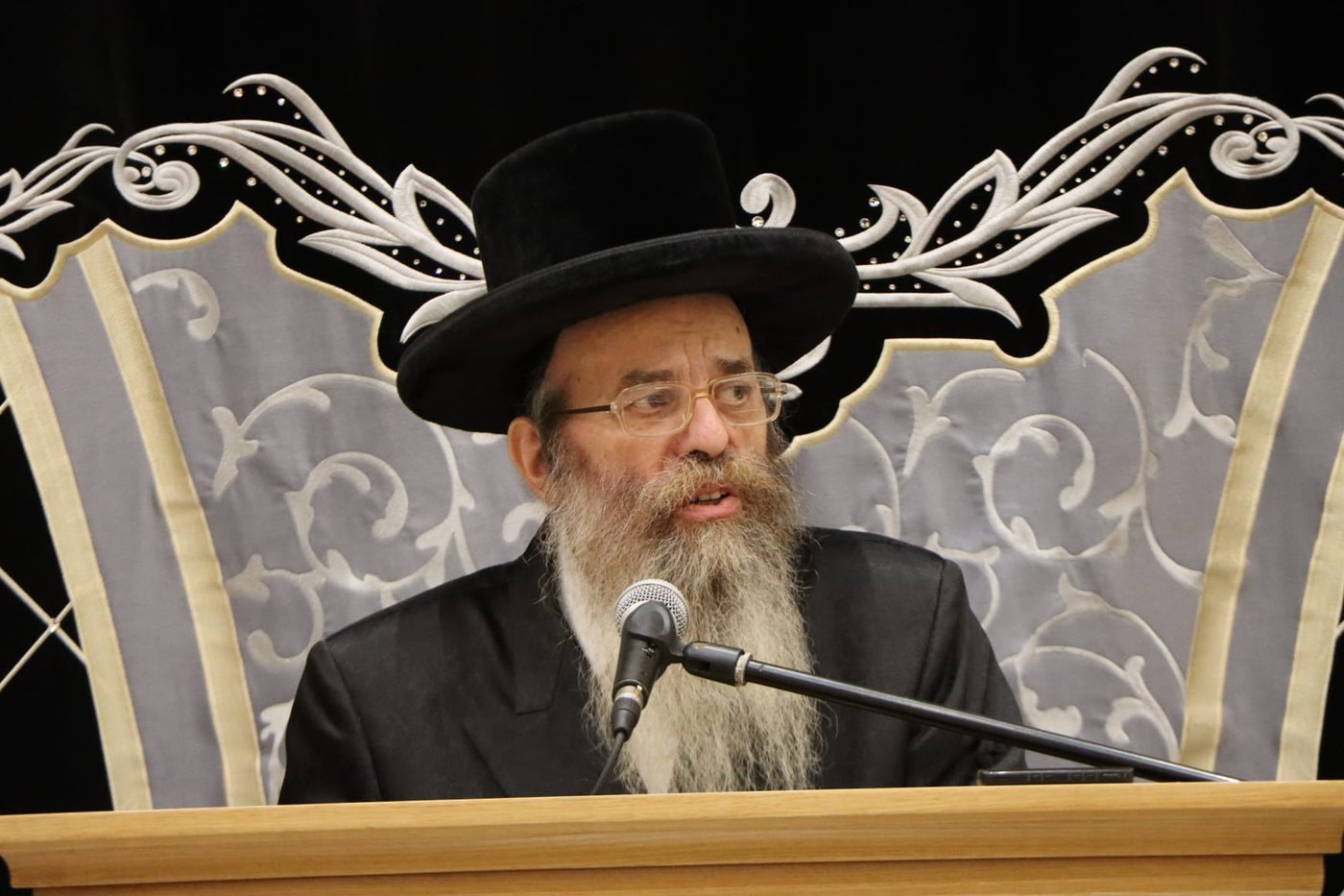 הגאון רבי מנחם מנדל פוקס בעצרת לזכרו של הגאון רבי שמואל הבר זצ"ל