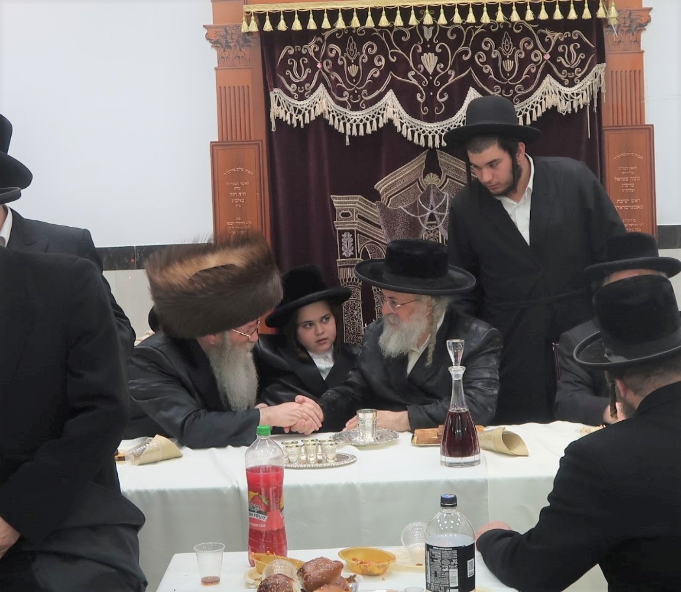 שמחת בר מצוה לבן זקוניו של האדמו"ר מלעלוב בראנוביץ