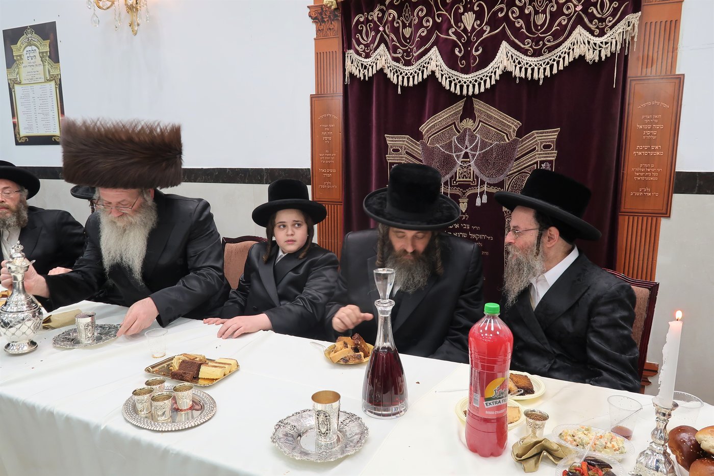שמחת בר מצוה לבן זקוניו של האדמו"ר מלעלוב בראנוביץ