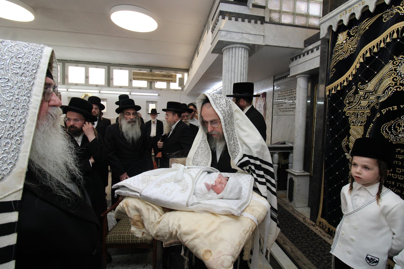 שמחת הברית בחצה"ק נדבורנה י-ם, ביאלה רמת אהרן
