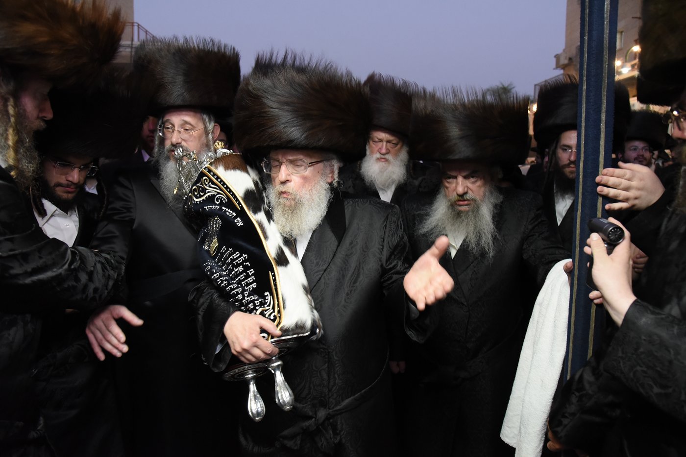 הכנסת ספר תורה לע"נ האברך הקדוש הרב אלתר שלמה לדרמן הי"ד