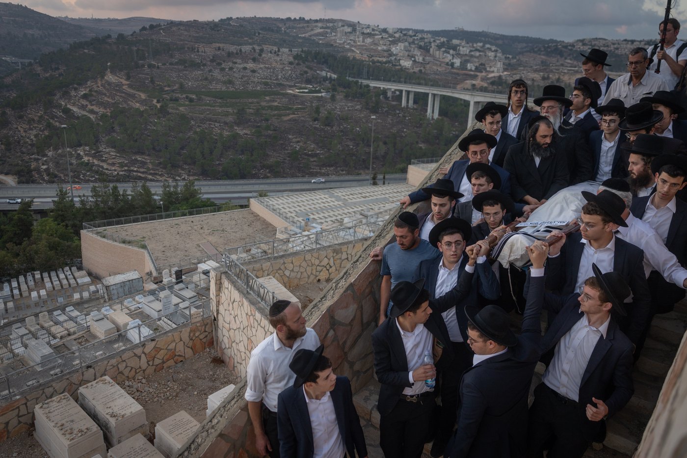 הלווית הקדוש הרב לוי יצחק פש הי"ד