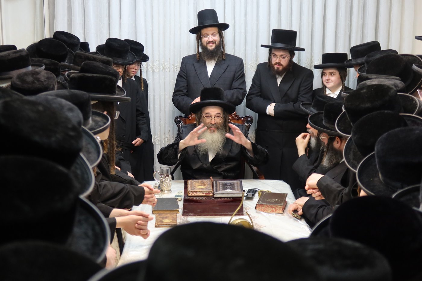 בחורי תולדות אהרן אצל האדמו"ר מתולדות משה