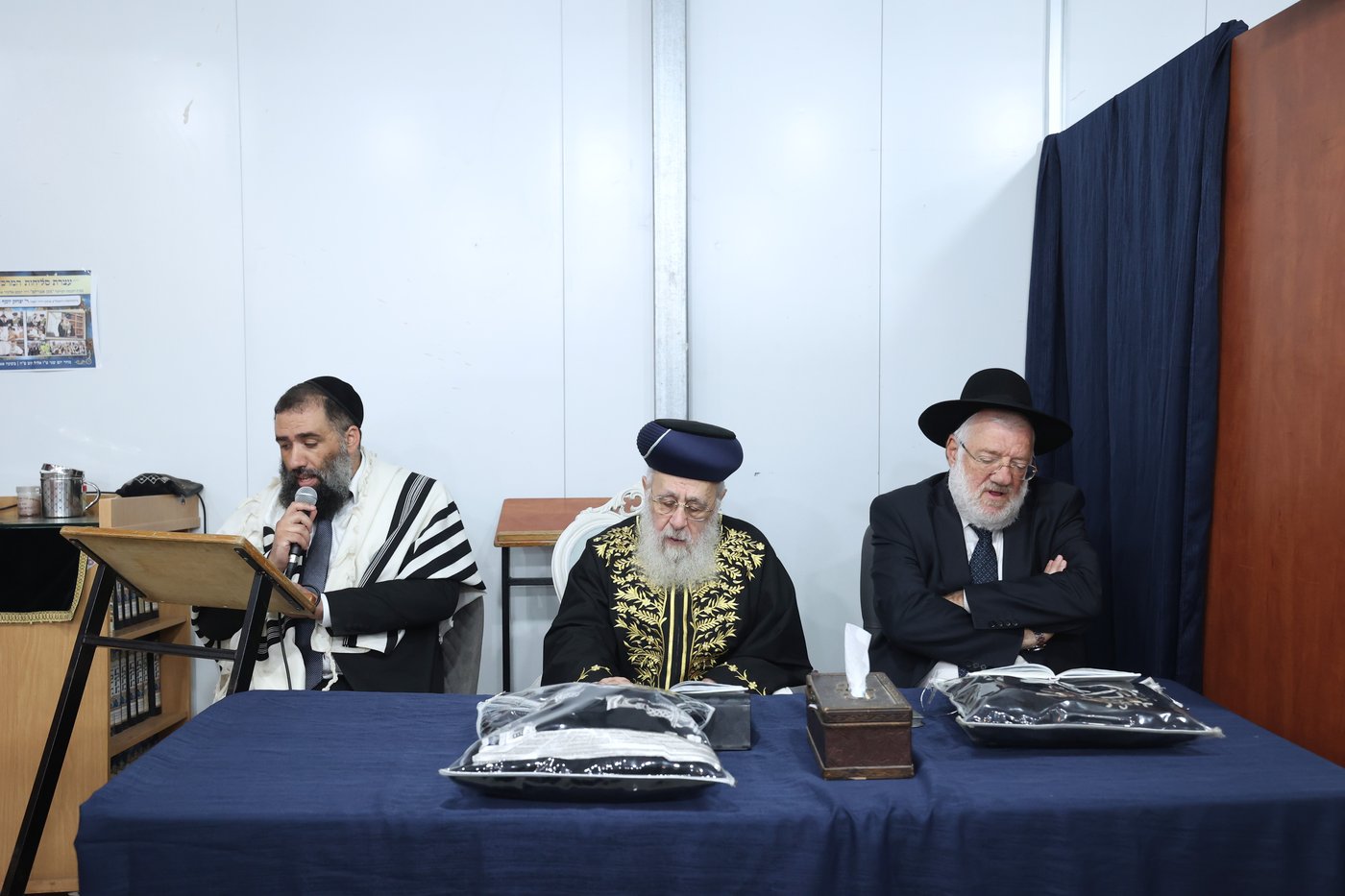 הראשל"צ הגאון רבי יצחק יוסף בסליחות בבית הכנסת "מגן אברהם"