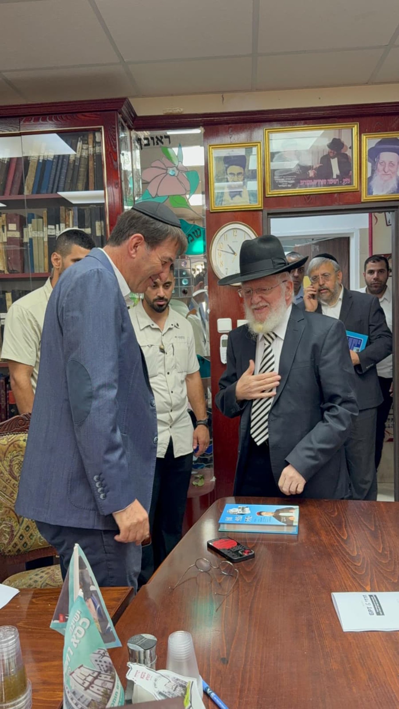בועז ביסמוט בביקור בכסא רחמים