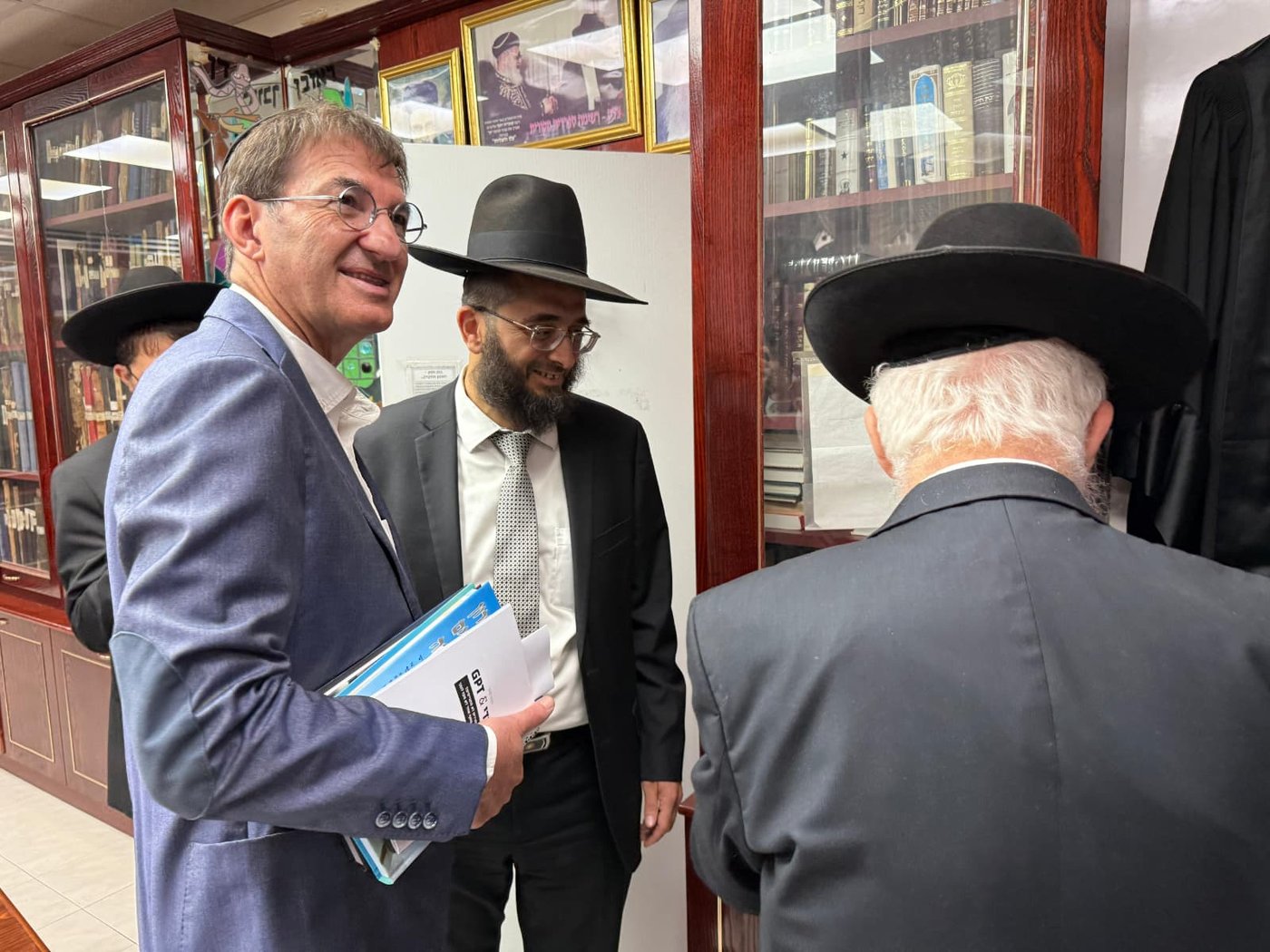 בועז ביסמוט בביקור בכסא רחמים