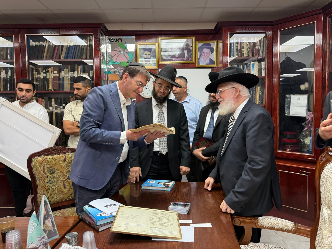 בועז ביסמוט בביקור בכסא רחמים