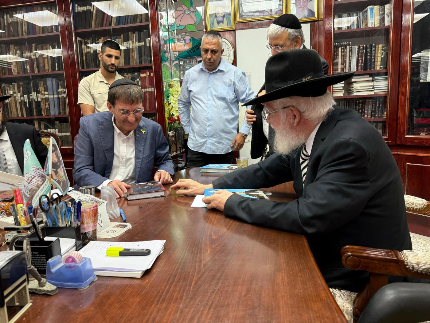 בועז ביסמוט בביקור בכסא רחמים