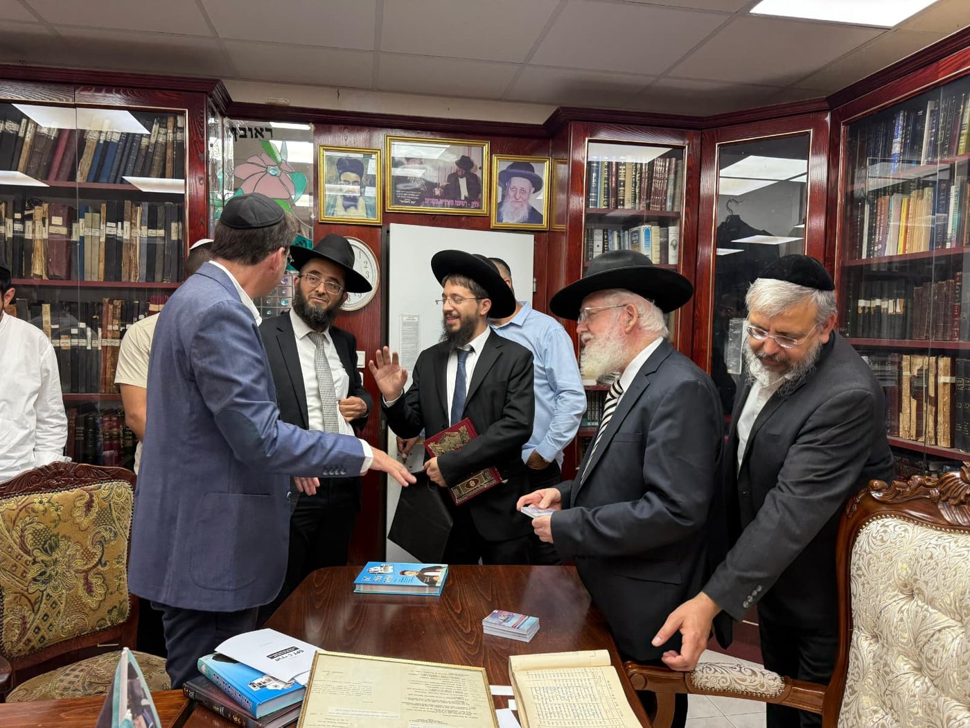 בועז ביסמוט בביקור בכסא רחמים